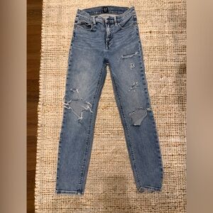 Stylish Blue Distressed Women Jeans